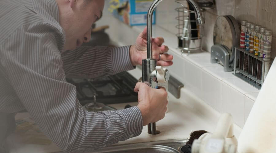 Professional Leak Detection Services in Hiland, WY